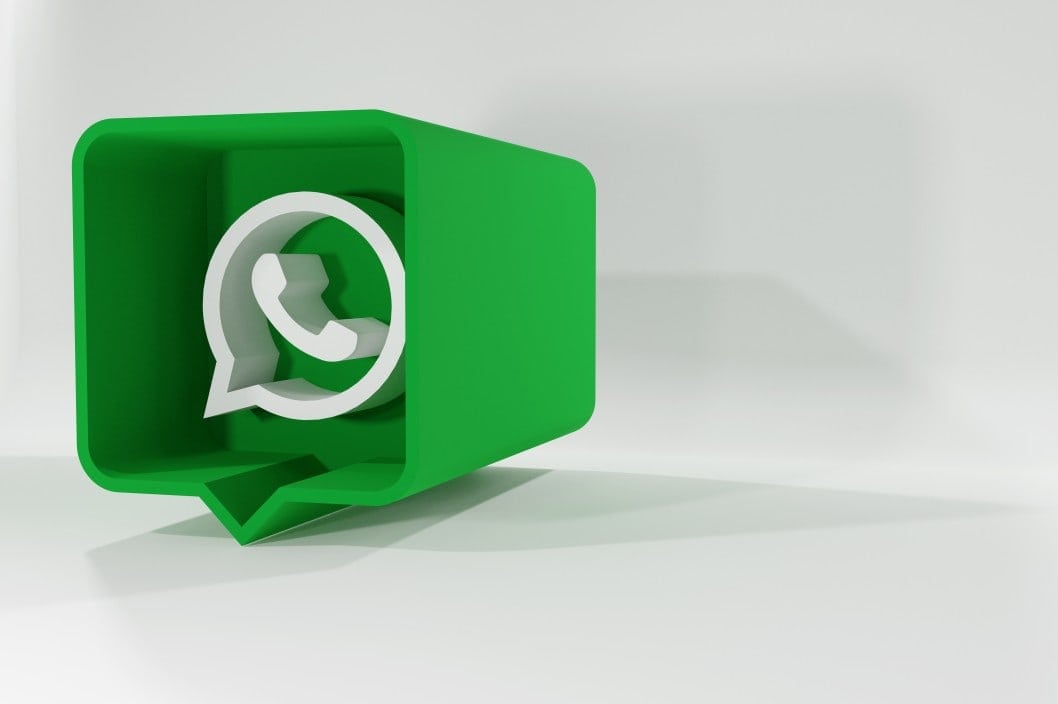 how-does-whatsapp-make-money